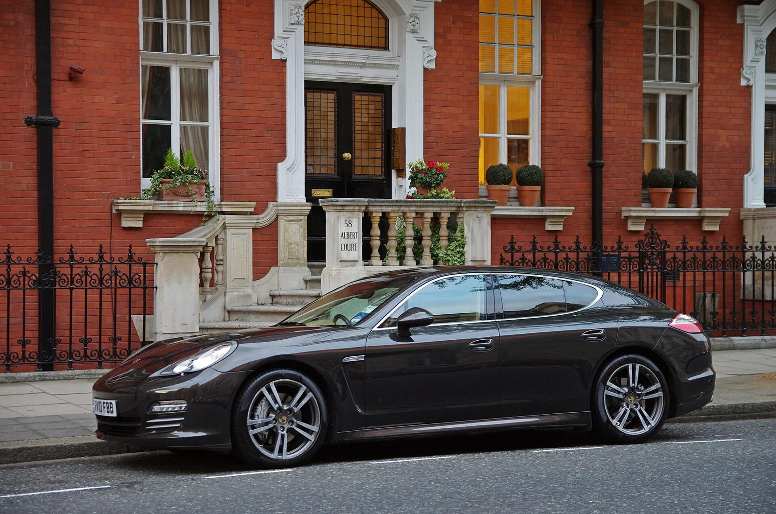 Porsche Panamera — фотография модели