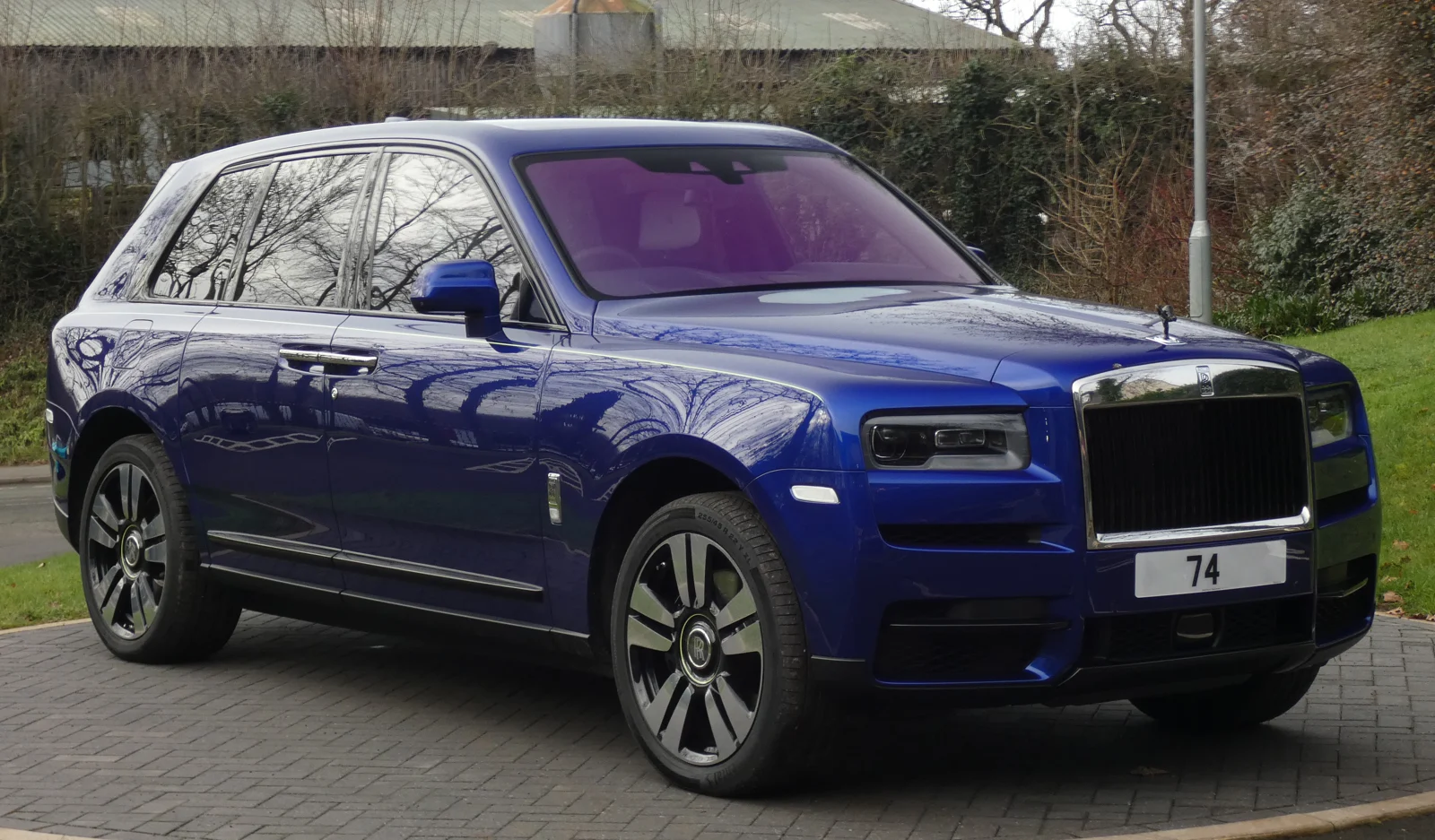 Rolls-Royce Cullinan — фотография модели