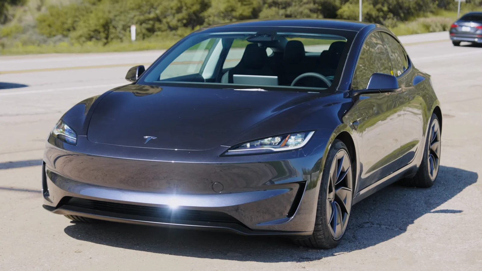 Tesla Model 3 — фотография модели