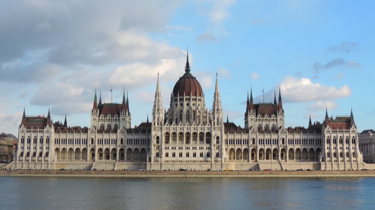 Здание венгерского парламента